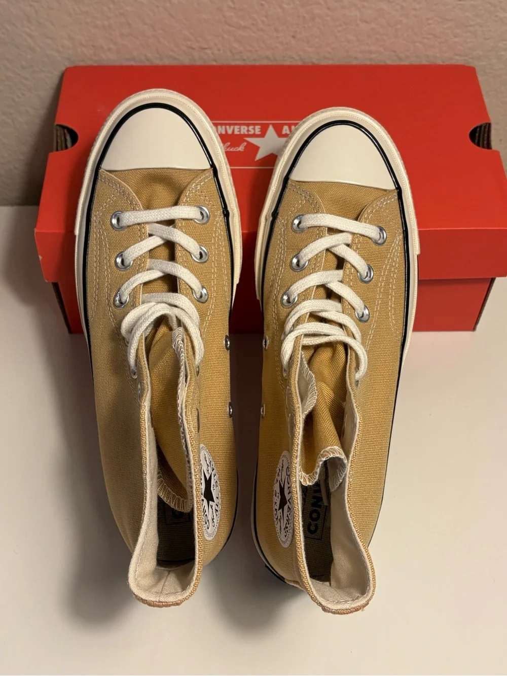 Converse item description